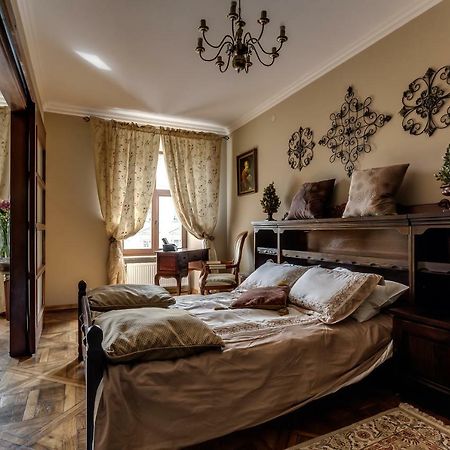 Apartment On Rynok Square Lviv Ngoại thất bức ảnh