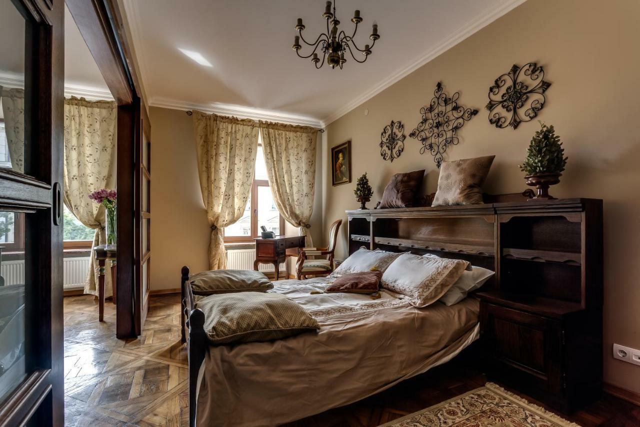 Apartment On Rynok Square Lviv Ngoại thất bức ảnh