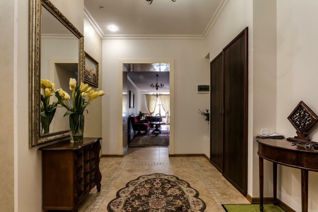 Apartment On Rynok Square Lviv Ngoại thất bức ảnh