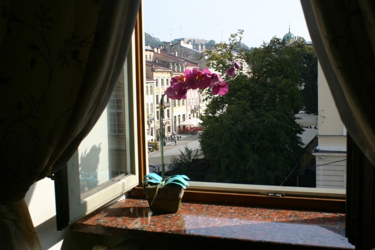 Apartment On Rynok Square Lviv Ngoại thất bức ảnh